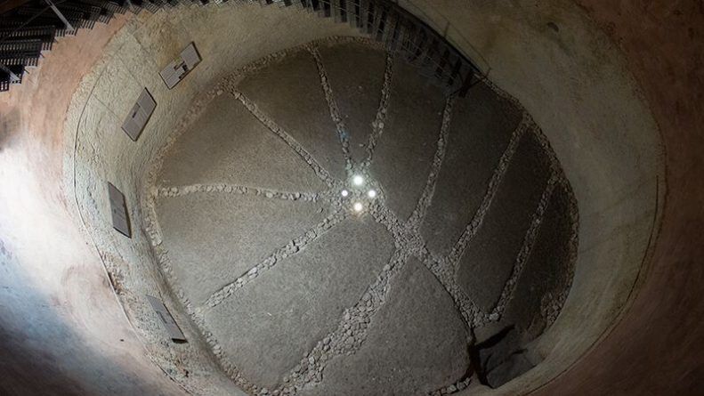 Suelo de la Cava de Sant Blai