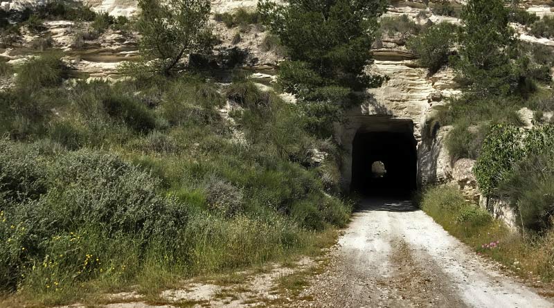 Recorrido que atraviesa varios túneles