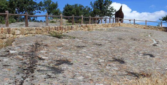 Huellas de dinosaurios en Regumiel de la Sierra