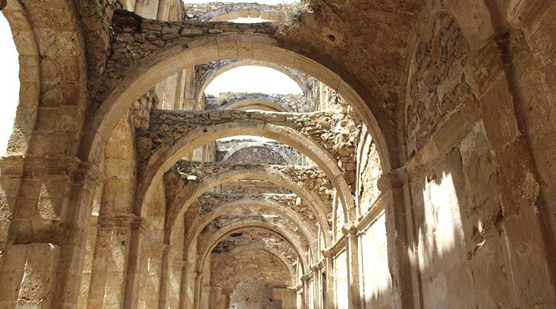Arcos Monasterio de Santa María de Rioseco