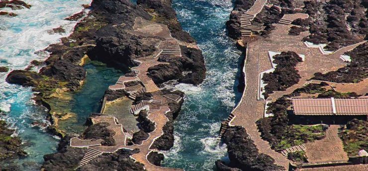 Piscinas naturales, charcos en Tenerife. Islas Canarias.